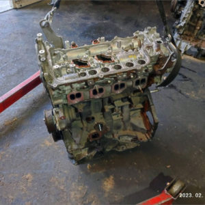 Nissan X-Trail II, Nissan Qashqai (M9R) motor, fűzött blokk hengerfejjel