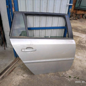 Opel Vectra C kombi jobb hátsó ajtó