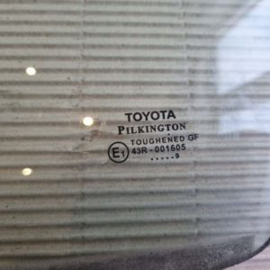 Toyota Avensis T27 bal első ajtóüveg